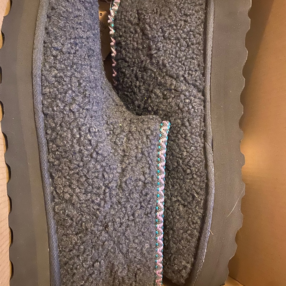 Charcoal bearpaw shorty boots size 11. Brand new in box